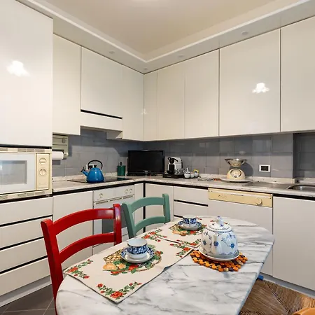 Vigentina 80s Apartment